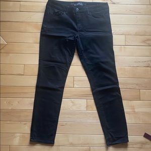 American Eagle women’s jeans